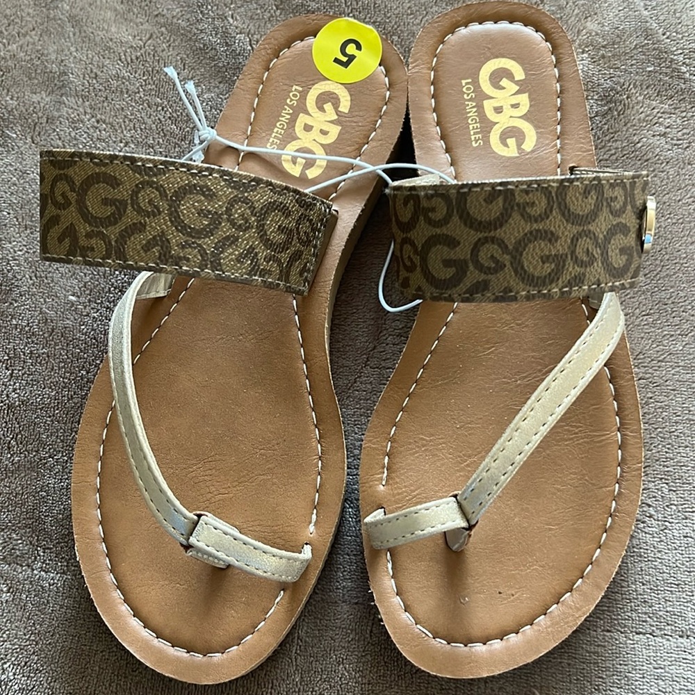 GBG Los Angeles  Sandals Size 5